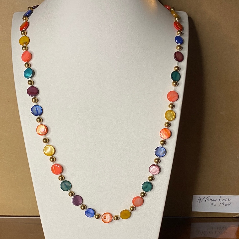 shell / mother of Pearl, colorful Beaded Necklace